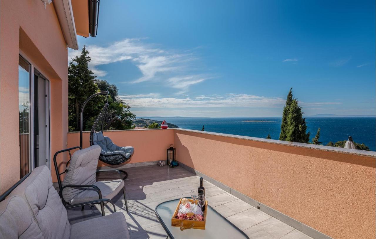 Nice Apartment In Stara Baska With Kitchen ภายนอก รูปภาพ