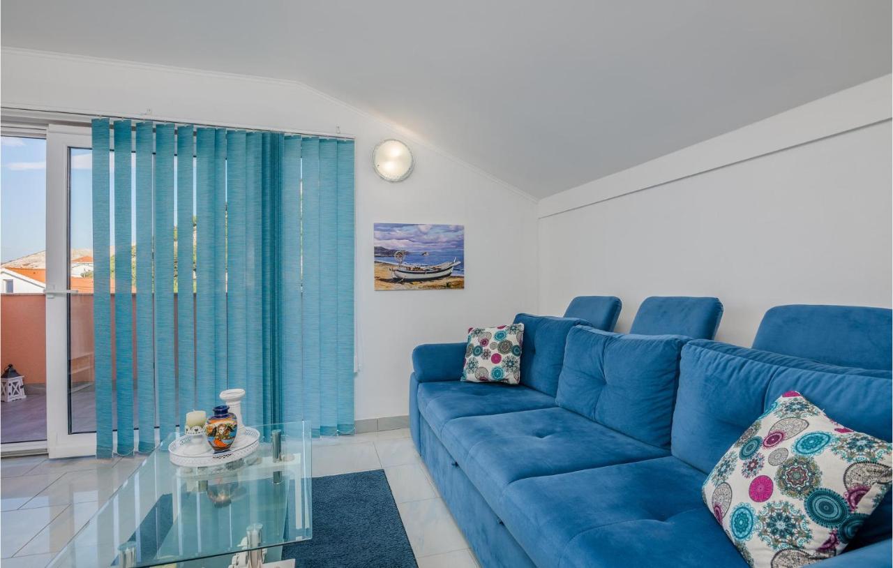 Nice Apartment In Stara Baska With Kitchen ภายนอก รูปภาพ