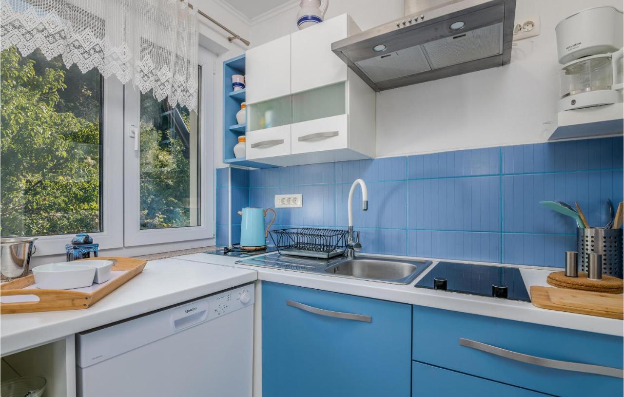 Nice Apartment In Stara Baska With Kitchen ภายนอก รูปภาพ