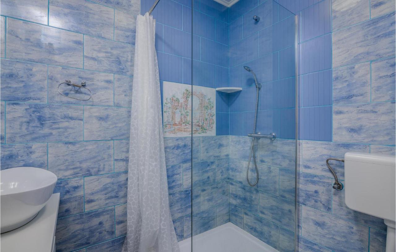 Nice Apartment In Stara Baska With Kitchen ภายนอก รูปภาพ