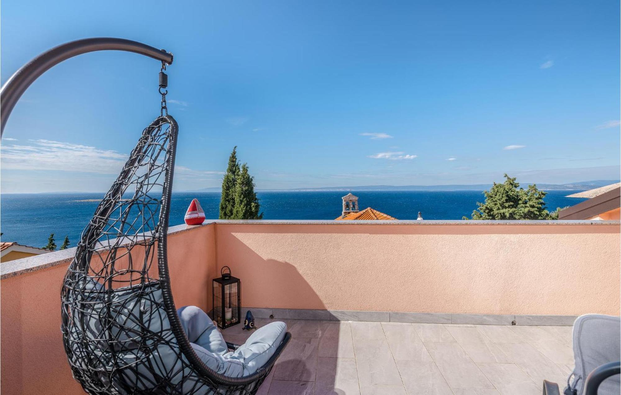 Nice Apartment In Stara Baska With Kitchen ภายนอก รูปภาพ